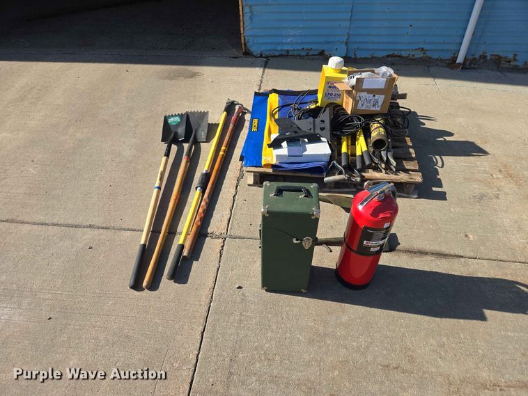 image for item ER1659 Fire fighting tools