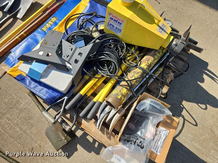 image for item ER1659 Fire fighting tools