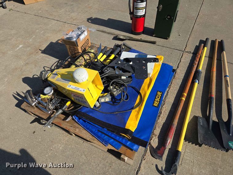 image for item ER1659 Fire fighting tools