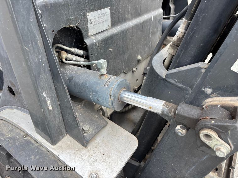 image for item ER7627 Nissan MUG1F2A35LV forklift