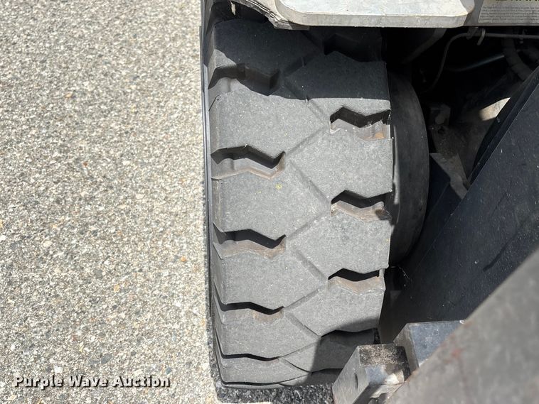 image for item ER7627 Nissan MUG1F2A35LV forklift