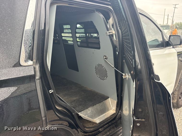 image for item ET2106 2020 Chevrolet Tahoe Police SUV