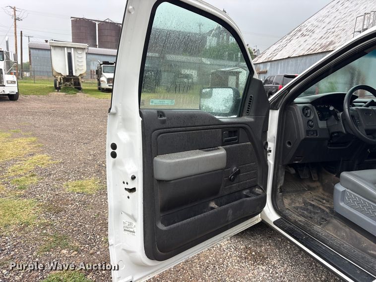 image for item ET2107 2013 Ford F150 pickup truck