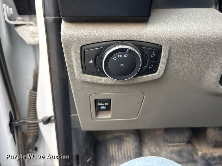 image for item ET2108 2015 Ford F150 XL pickup truck