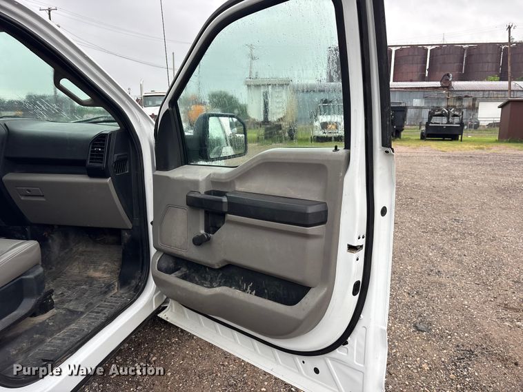 image for item ET2108 2015 Ford F150 XL pickup truck