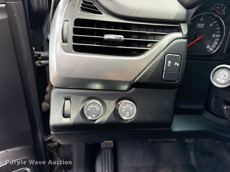 image for item ET2140 2015 Chevrolet Tahoe Police 