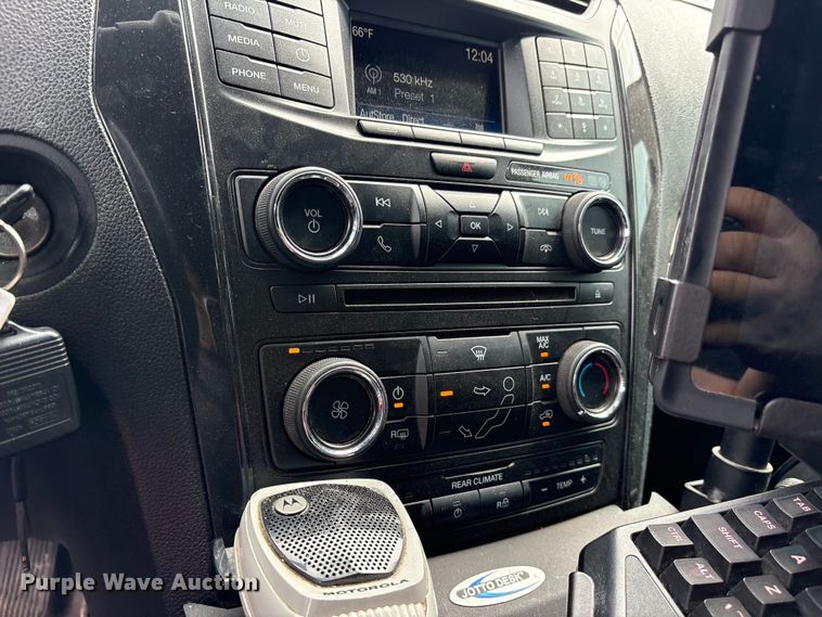 image for item ET2142 2018 Ford Explorer Police SUV