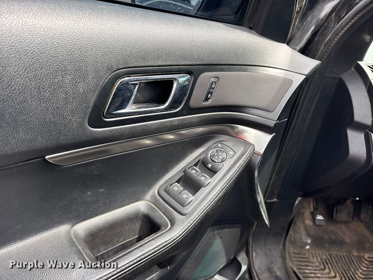 image for item ET2142 2018 Ford Explorer Police SUV