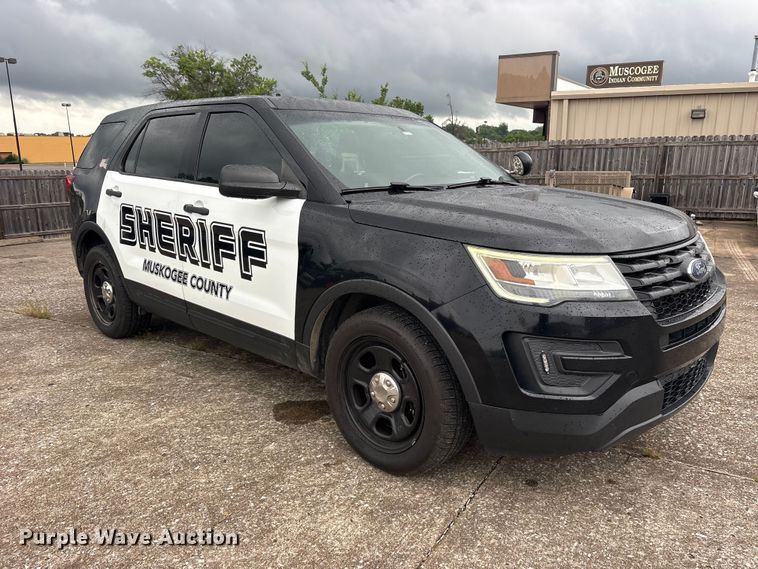 image for item ET2143 2018 Ford Explorer Police SUV