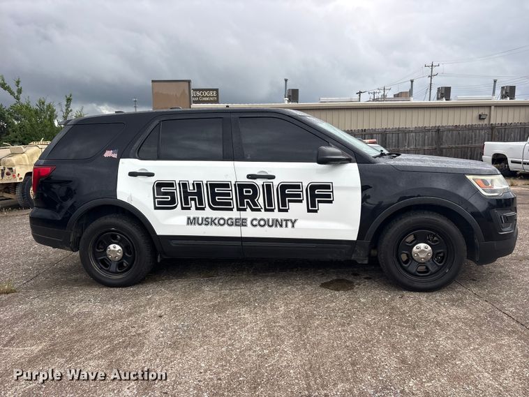image for item ET2143 2018 Ford Explorer Police SUV
