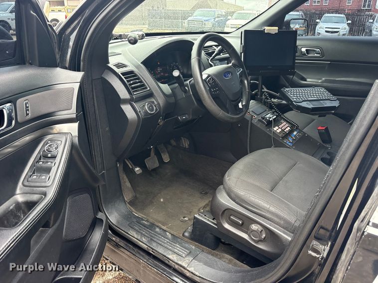 image for item ET2143 2018 Ford Explorer Police SUV