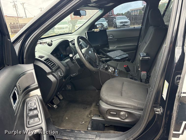 image for item ET2143 2018 Ford Explorer Police SUV