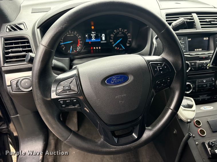image for item ET2143 2018 Ford Explorer Police SUV