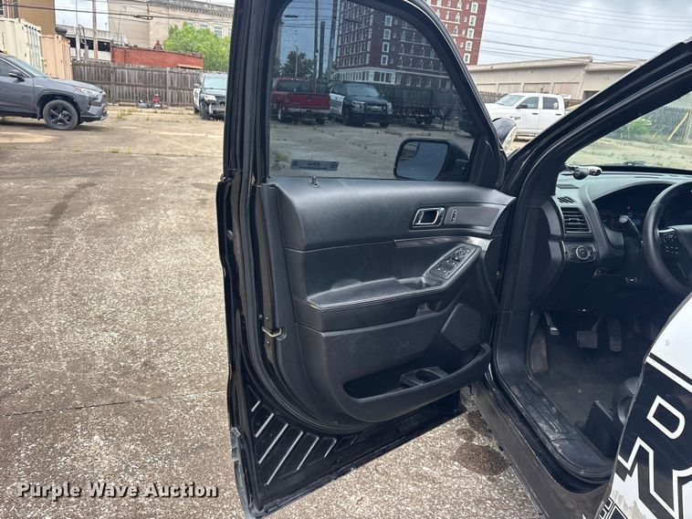 image for item ET2143 2018 Ford Explorer Police SUV