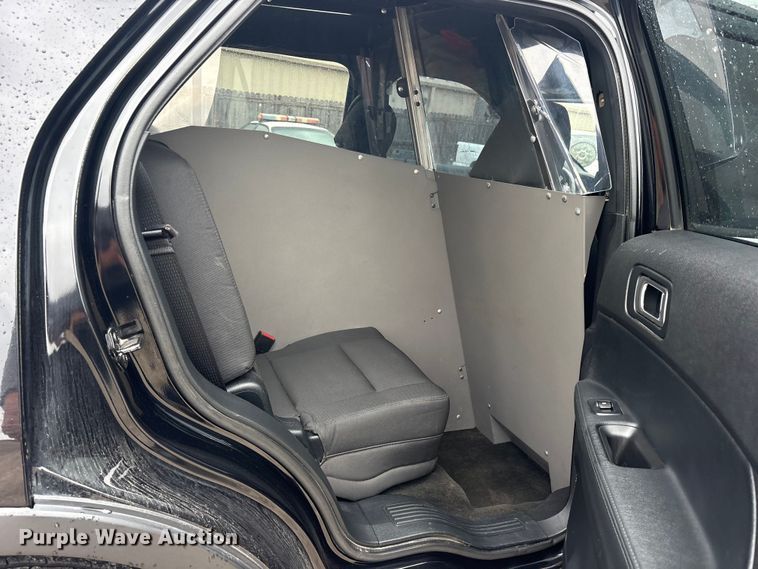 image for item ET2143 2018 Ford Explorer Police SUV