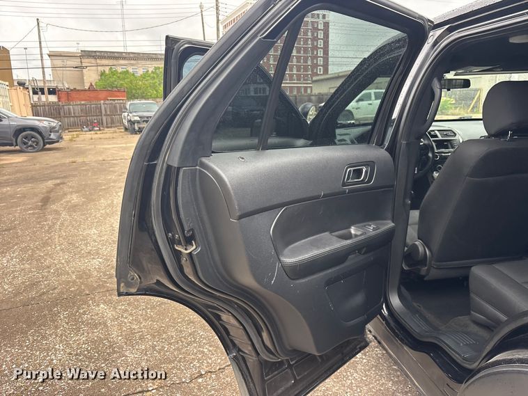 image for item ET2143 2018 Ford Explorer Police SUV