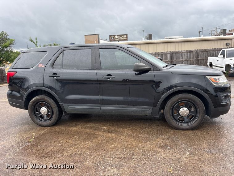 image for item ET2145 2018 Ford Explorer Police SUV