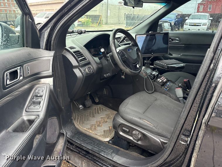 image for item ET2145 2018 Ford Explorer Police SUV