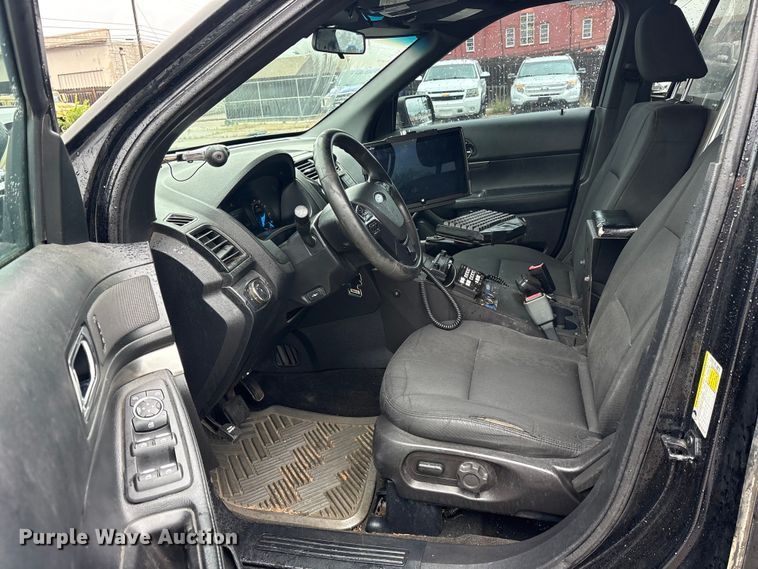 image for item ET2145 2018 Ford Explorer Police SUV