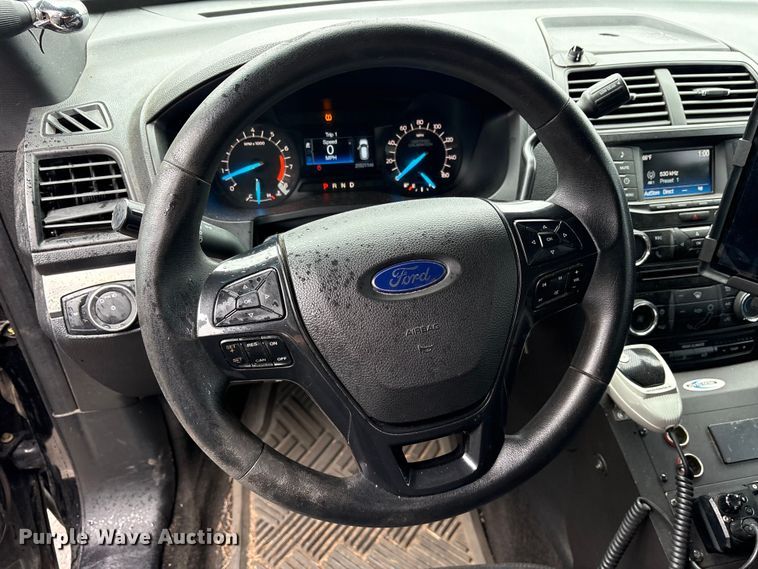 image for item ET2145 2018 Ford Explorer Police SUV