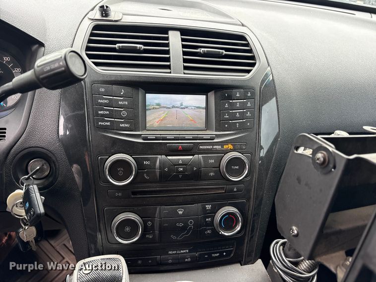 image for item ET2145 2018 Ford Explorer Police SUV