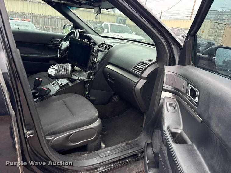image for item ET2145 2018 Ford Explorer Police SUV