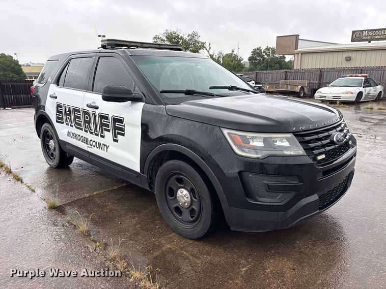 image for item ET2146 2016 Ford Explorer Police SUV