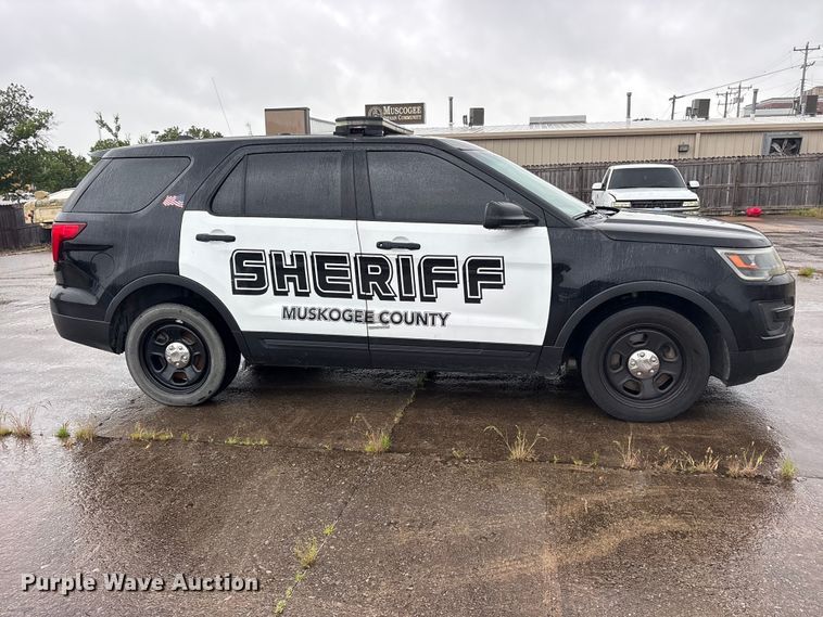 image for item ET2146 2016 Ford Explorer Police SUV