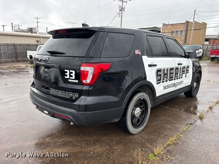 image for item ET2146 2016 Ford Explorer Police SUV
