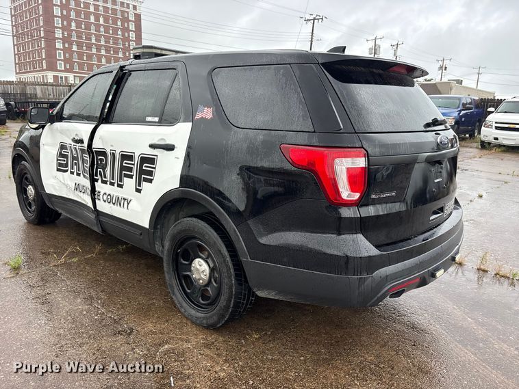 image for item ET2146 2016 Ford Explorer Police SUV