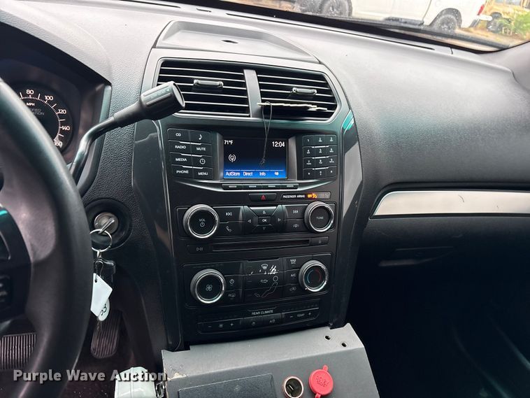image for item ET2146 2016 Ford Explorer Police SUV