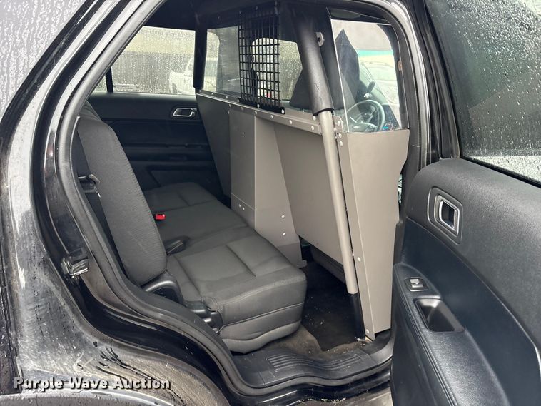image for item ET2146 2016 Ford Explorer Police SUV