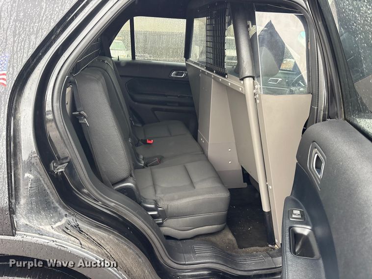 image for item ET2146 2016 Ford Explorer Police SUV