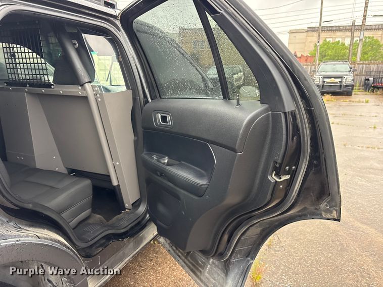image for item ET2146 2016 Ford Explorer Police SUV