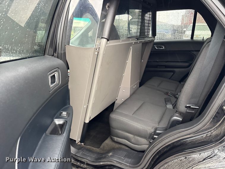 image for item ET2146 2016 Ford Explorer Police SUV