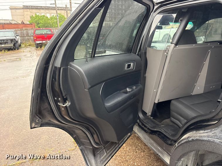 image for item ET2146 2016 Ford Explorer Police SUV