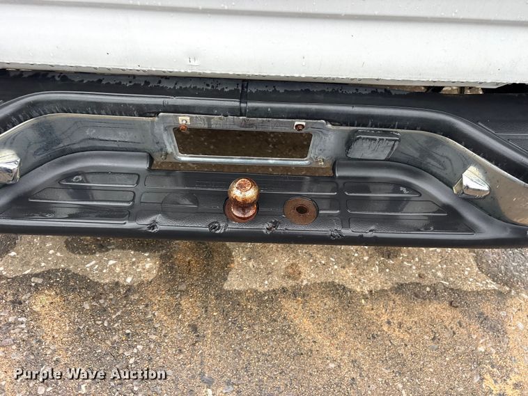 image for item ET2149 2000 Chevrolet Silverado 1500 pickup truck