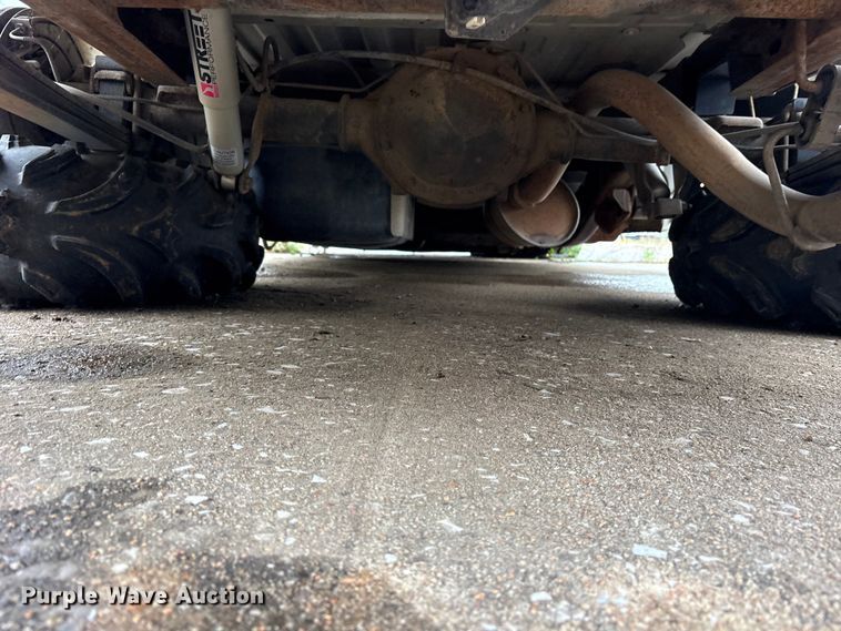image for item ET2149 2000 Chevrolet Silverado 1500 pickup truck