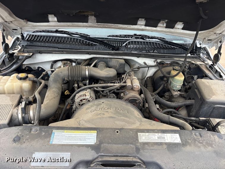 image for item ET2149 2000 Chevrolet Silverado 1500 pickup truck