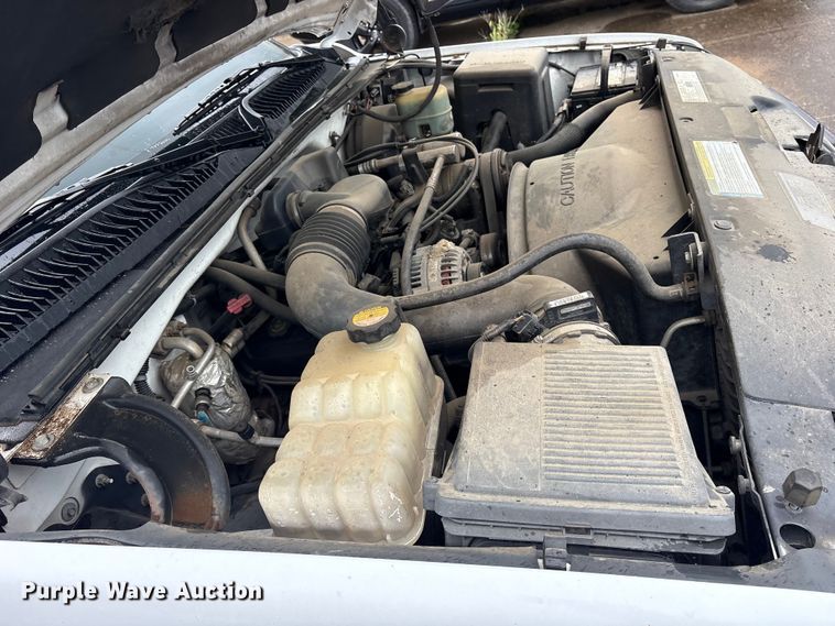 image for item ET2149 2000 Chevrolet Silverado 1500 pickup truck
