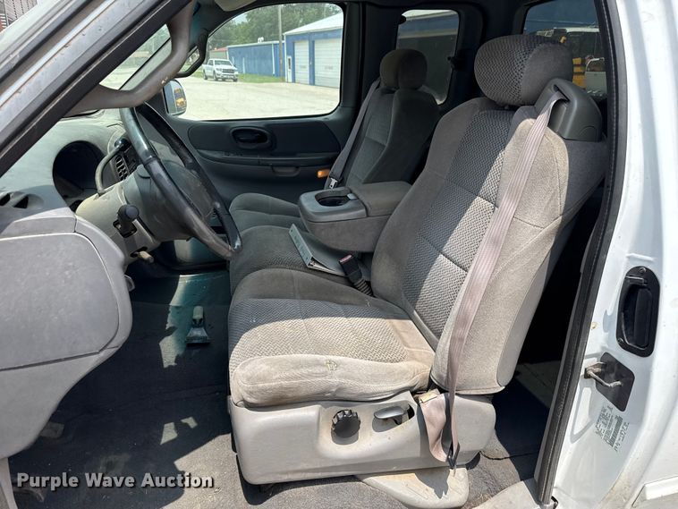 image for item ET6212 2001 Ford F150 Ext. Cab pickup truck