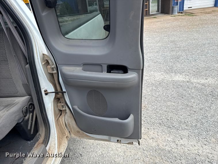 image for item ET6212 2001 Ford F150 Ext. Cab pickup truck