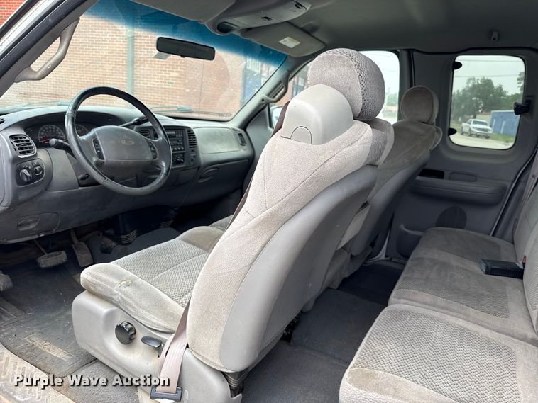 image for item ET6212 2001 Ford F150 Ext. Cab pickup truck