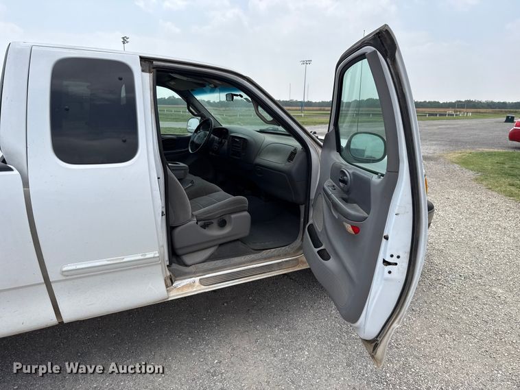image for item ET6212 2001 Ford F150 Ext. Cab pickup truck