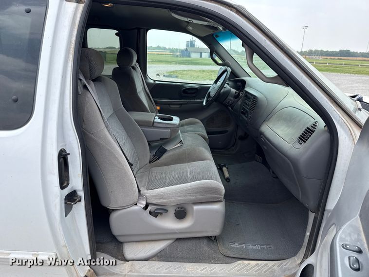 image for item ET6212 2001 Ford F150 Ext. Cab pickup truck