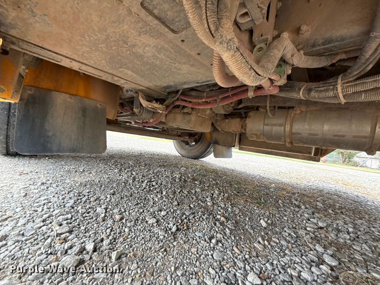 image for item ET6213 2018 Freightliner B2 school bus
