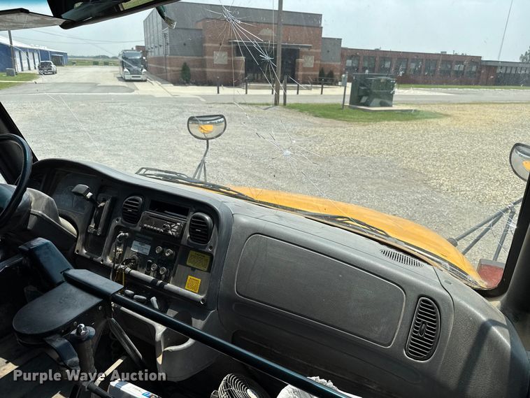 image for item ET6213 2018 Freightliner B2 school bus
