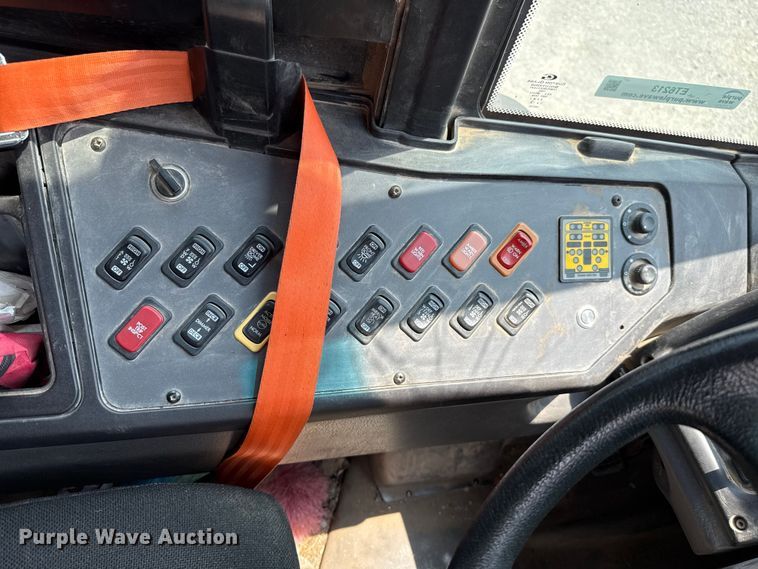 image for item ET6213 2018 Freightliner B2 school bus