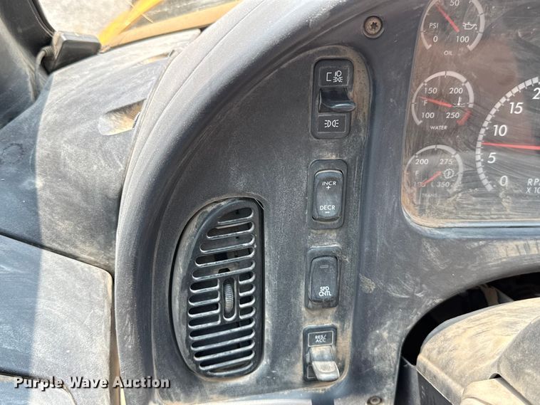 image for item ET6213 2018 Freightliner B2 school bus