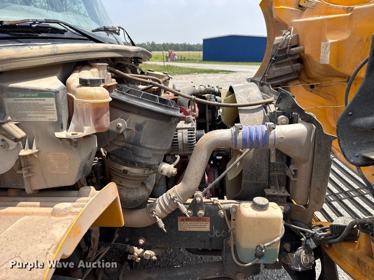 image for item ET6213 2018 Freightliner B2 school bus